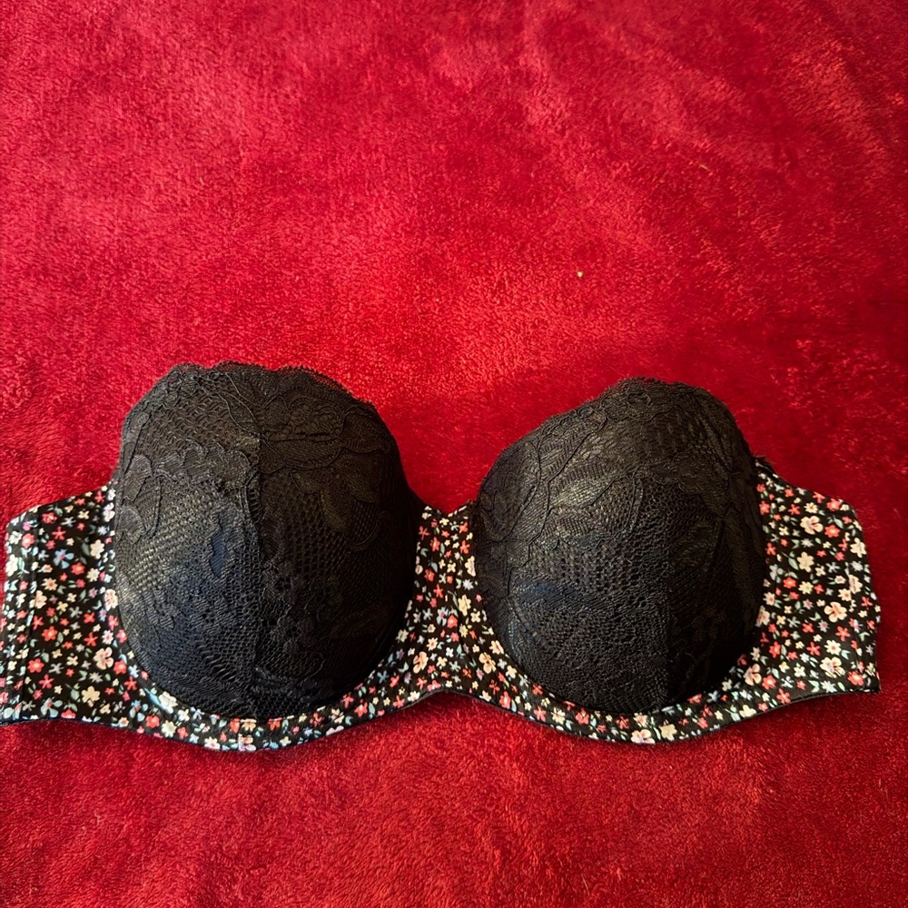 Floral Lace Black Strapless Bra
